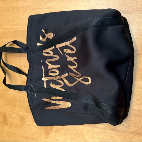 2 Brand new Victoria secret bags - Picture 4 of 11